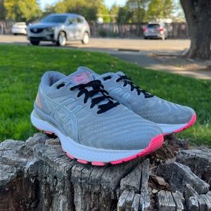 ASICS’s gel-nimbus 22 lite Womens size 10